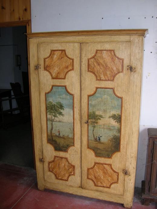 Credenza o armadietto dipinto